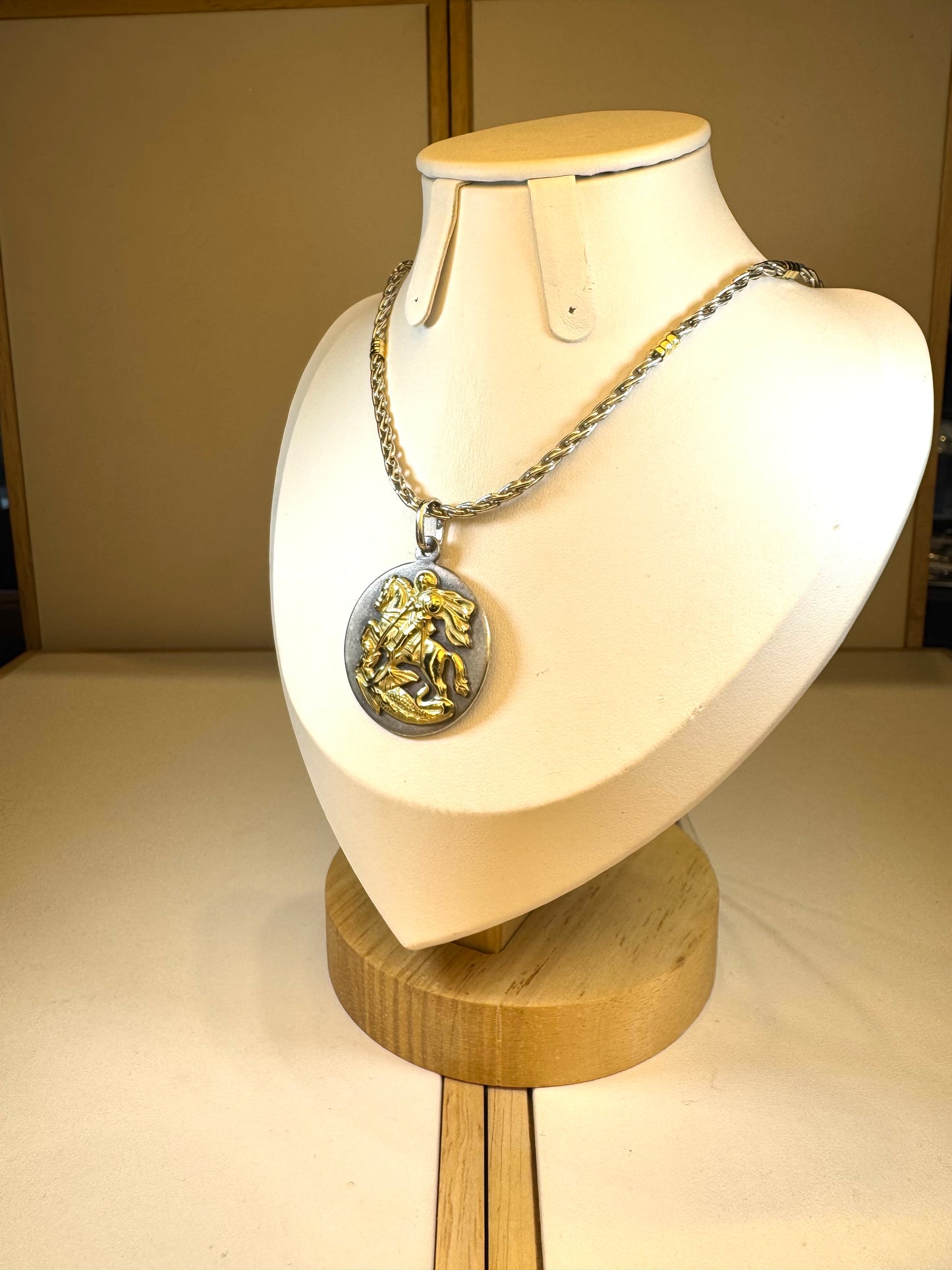 Conjunto De Plata Y Oro | San Jorge