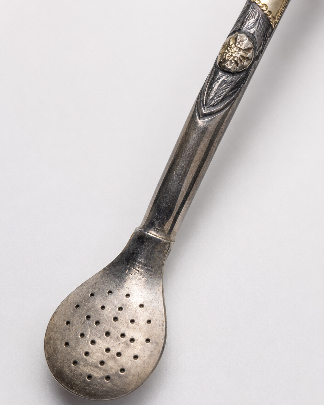 Bombilla de plata pavonada | Apliques y tarjeta de oro