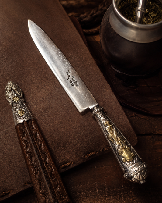 Cuchillo criollo de plata y oro| Hoja franz wenk solingen sumado a su funda con detalle de plata y oro