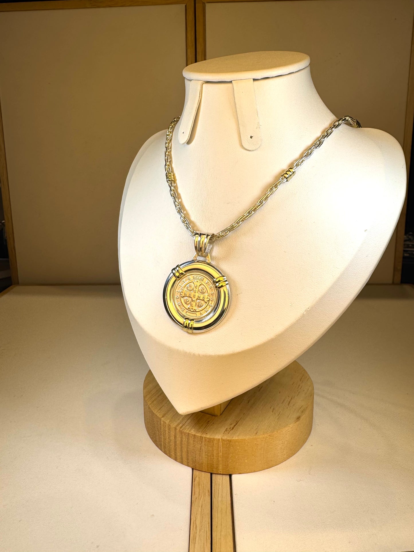 Conjunto De Plata Y Oro | San Benito