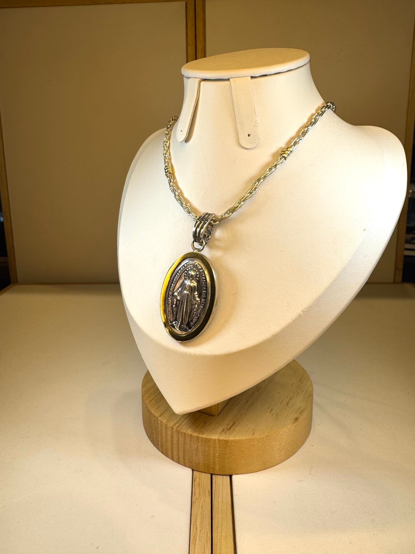 Conjunto De Plata Y Oro | Virgen Milagrosa